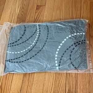 Madison Park Pillow for bed Gray Patterned NWT